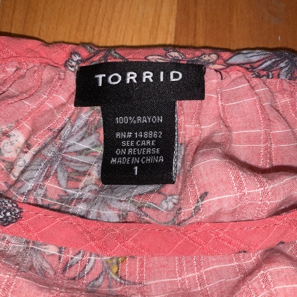 Torrid Off The Shoulder Blouse - Picture 4 of 4